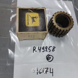 NOS TRACTOR PARTS R49258 Pinion John Deere 570, 540B, 440, 540, 570B