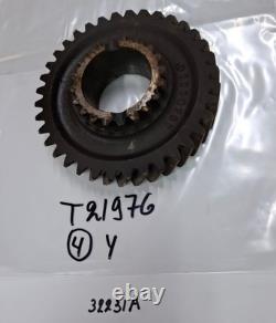 USED TRACTOR PARTS JOHN DEERE T21976 Gear 302A, 302, 480A, 310, 400, 401D, 310A