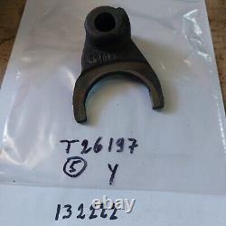 USED TRACTOR PARTS JOHN DEERE T26197 Shifter 2750